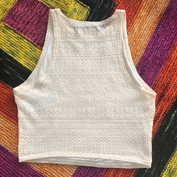 Hollister Crop Top - Picture 3 of 11